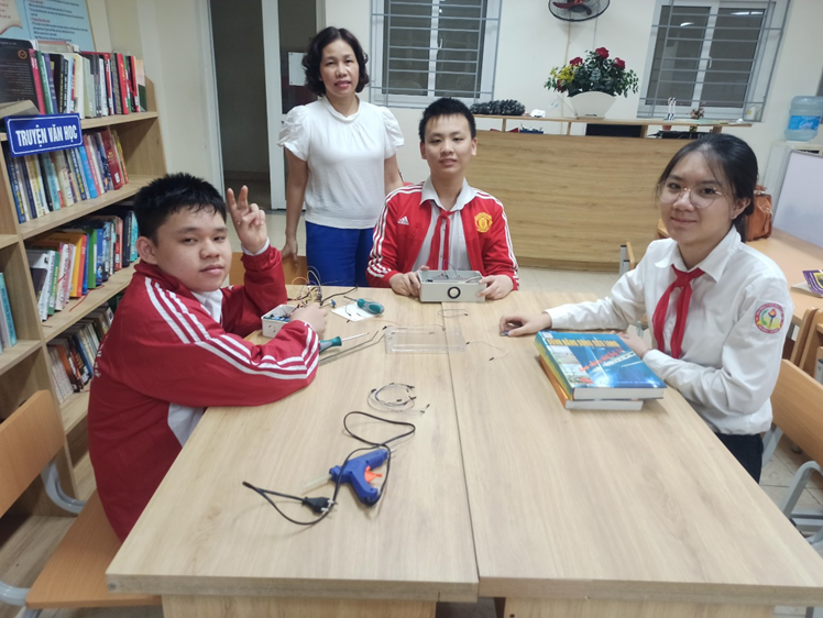 Thiết bị phát hiện và cảnh báo ô nhiễm tiếng ồn – sản phẩm công nghệ sáng tạo của học sinh Trường THCS Mạc Đĩnh Chi