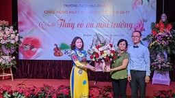 Trường Trung học cơ sở Mạc Đĩnh Chi tổ chức gặp mặt, tri ân các nhà giáo là cán bộ, giáo viên, nhân viên nhân ngày Nhà giáo Việt Nam 20/11