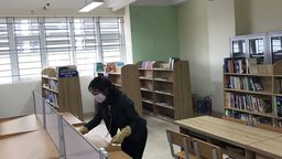 CÔNG TÁC VỆ SINH, KHỬ KHUẨN LỚP HỌC, THỰC HIỆN TỐT  VIỆC PHÒNG CHỐNG DỊCH COVID-19  VÀ CHUẨN BỊ ĐÓN HỌC SINH QUAY LẠI TRƯỜNG