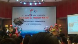 Học sinh Mạc Đĩnh Chi tham dự chương trình về biển đảo quê hương