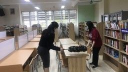 Thực hiện công tác vệ sinh khử khuẩn - Chào đón học sinh quay trở lại trường