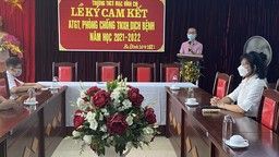 Lễ kí cam kết thực hiện các quy định của pháp luật về phòng chống ma tuý, tệ nạn xã hội và đảm bảo trật tự an toàn giao thông, phòng chống dịch bệnh tại trường THCS Mạc Đĩnh Chi