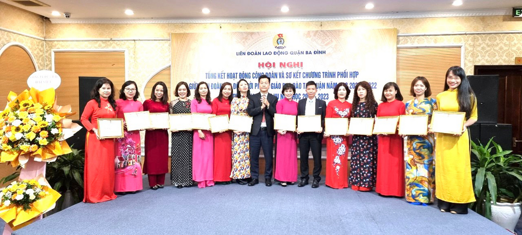 Trường THCS Mạc Đĩnh Chi tham gia Hội nghị Tổng kết hoạt động Công đoàn và Sơ kết chương trình phối hợp công tác giữa Liên đoàn Lao động  với phòng Giáo dục & Đào tạo quận năm học 2021 – 2022 Triển khai nhiệm vụ năm học 2022 – 2023