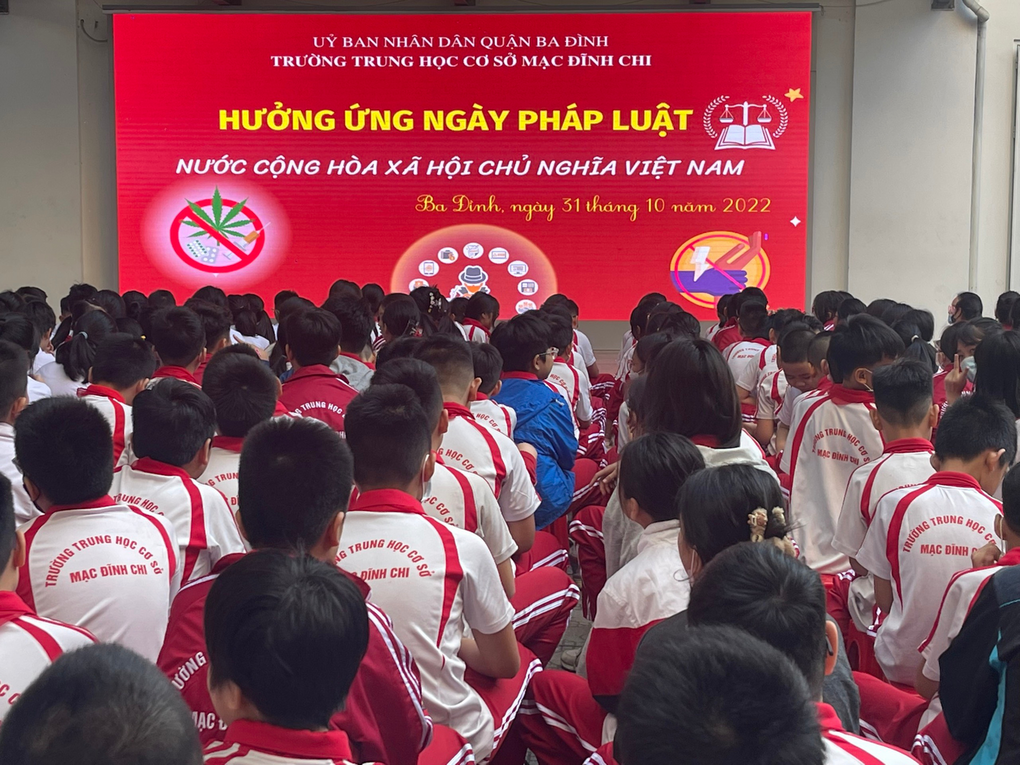 Hưởng ứng Ngày Pháp luật nước Cộng hòa Xã hội chủ nghĩa Việt Nam