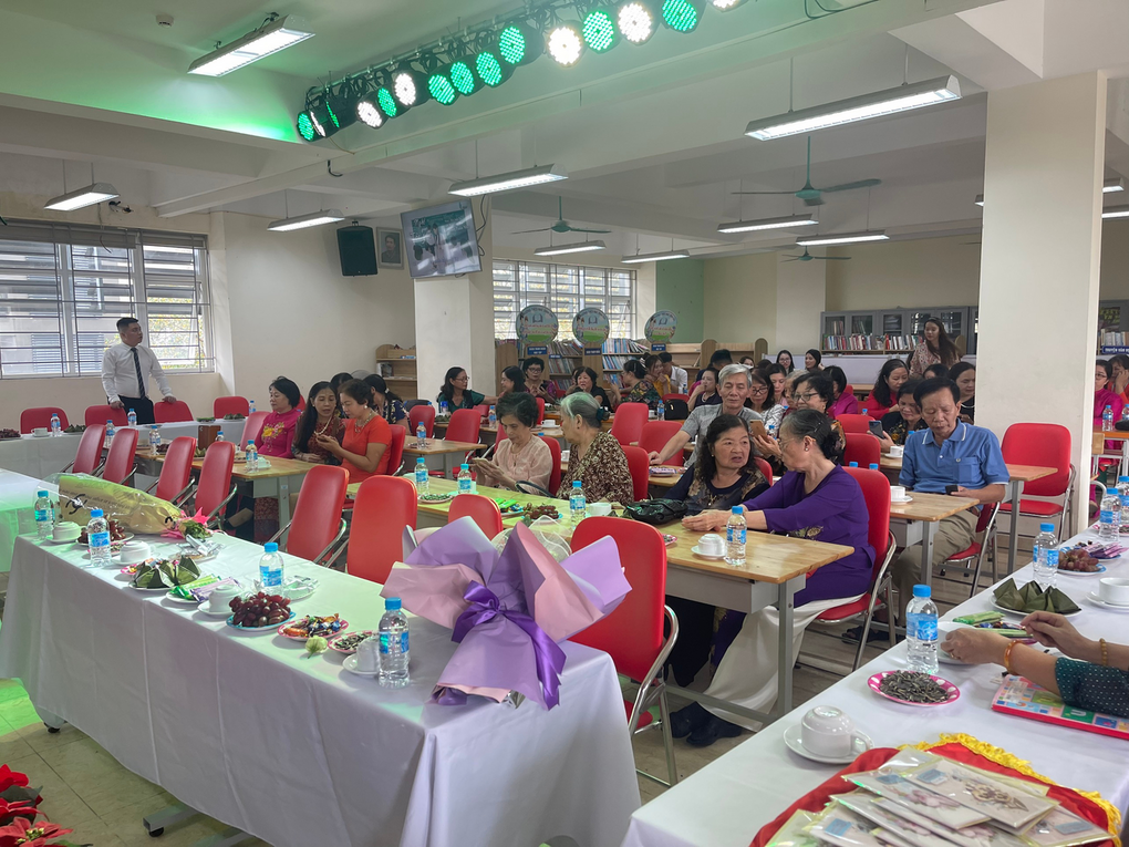 Gặp mặt tri ân các thế hệ nhà giáo