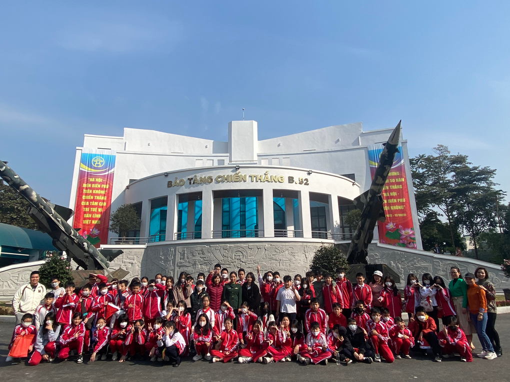 Tiết học lịch sử tại Bảo tàng Chiến thắng B52