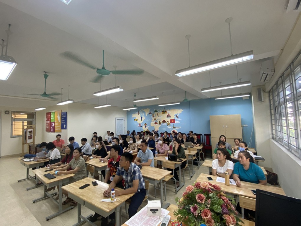 Trường Trung học cơ sở Mạc Đĩnh Chi tham gia lớp bồi dưỡng chính trị hè năm 2022.