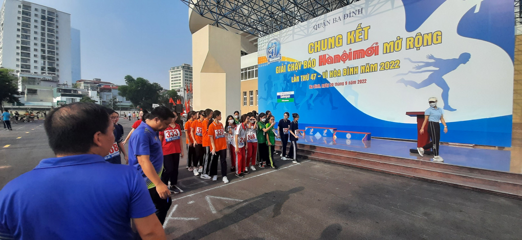 Trường THCS Mạc Đĩnh Chi tham dự Chung kết Giải chạy Báo Hà nội mới 2022