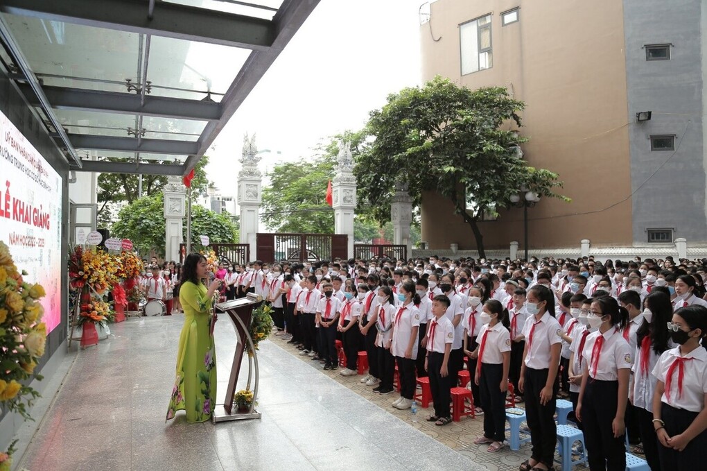 Thầy và trò trường THCS Mạc Đĩnh Chi - Ba Đình Hà Nội tưng bừng chào đón năm học mới 2022-2023