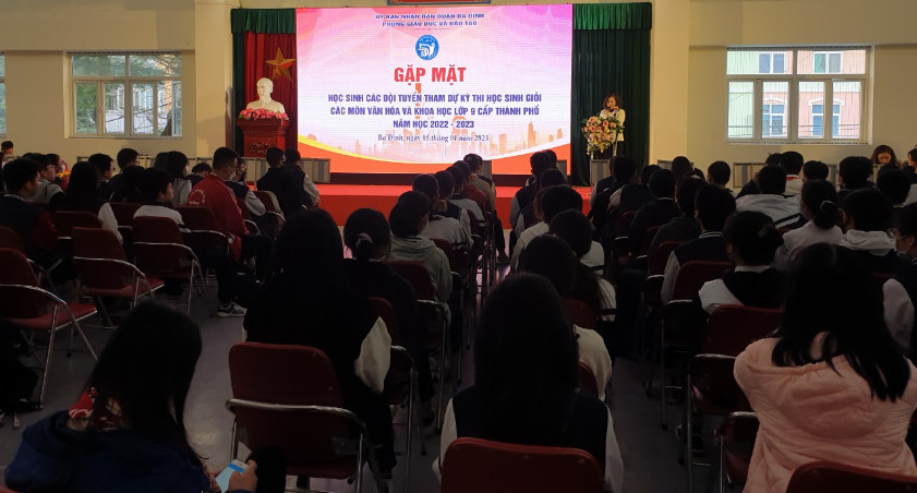 Gặp mặt học sinh các đội tuyển tham dự Kỳ thi học sinh giỏi các môn văn hoá và khoa học lớp 9 cấp Thành phố