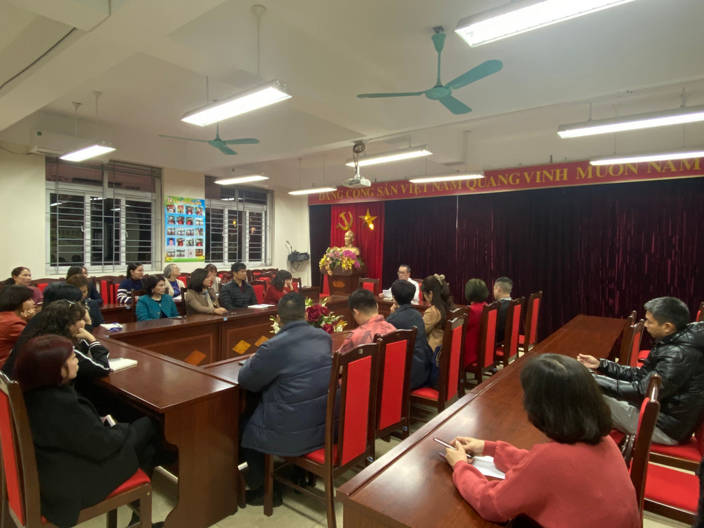 Họp Trưởng Ban đại diện cha mẹ học sinh các lớp với Ban Giám hiệu