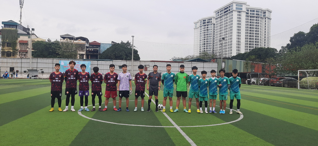 Đội bóng THCS Mạc Đĩnh Chi tạm giữ ngôi đầu bảng