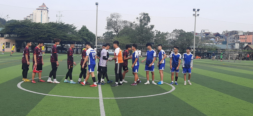 Cú lội ngược dòng để giành tấm vé vào bán kết