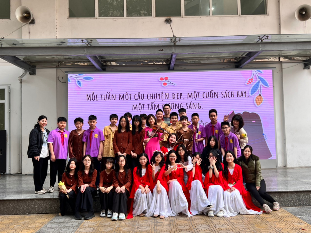 Chào mừng ngày Quốc tế phụ nữ 8/3 tại các lớp