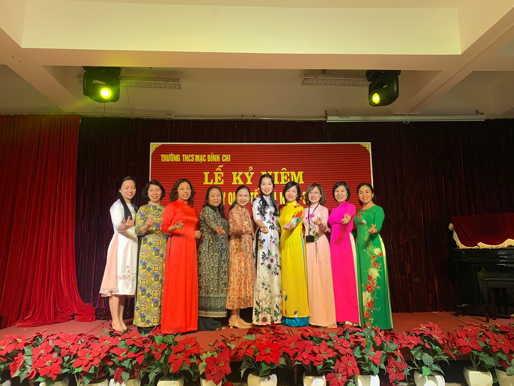 Trường THCS Mạc Đĩnh Chi hưởng ứng “ Tuần lễ Áo dài”