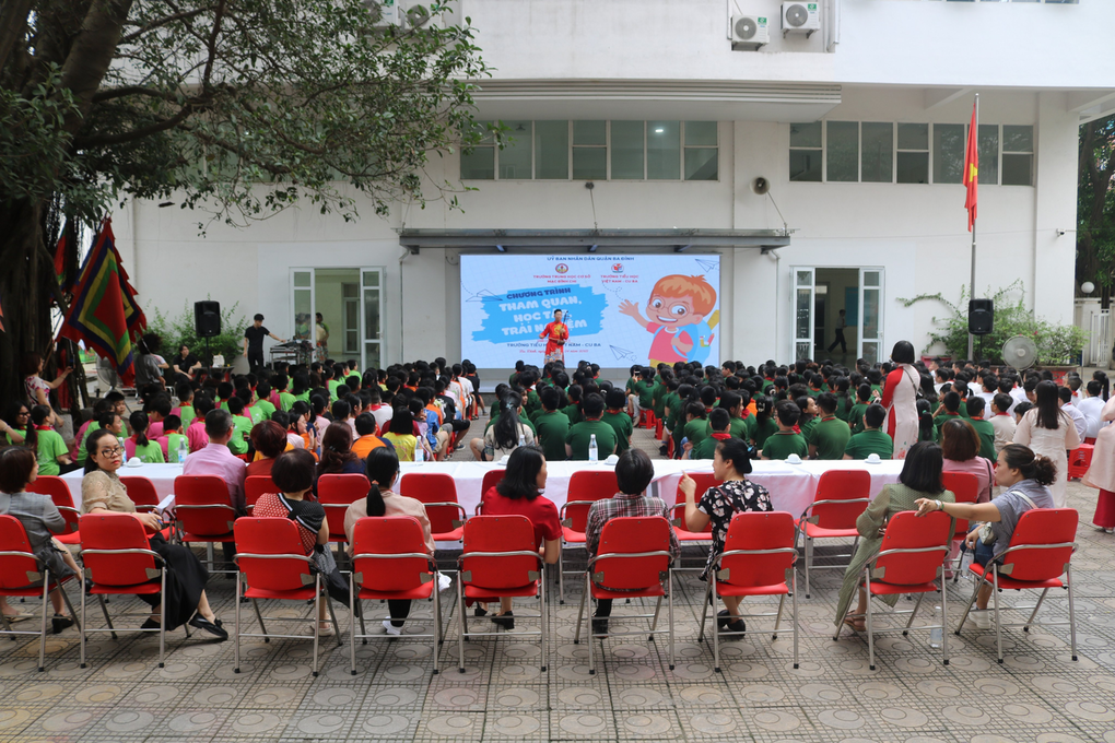 Chương trình học tập, trải nghiệm của học sinh lớp 5 trường Tiểu học Việt Nam – Cu Ba tại trường THCS Mạc Đĩnh Chi