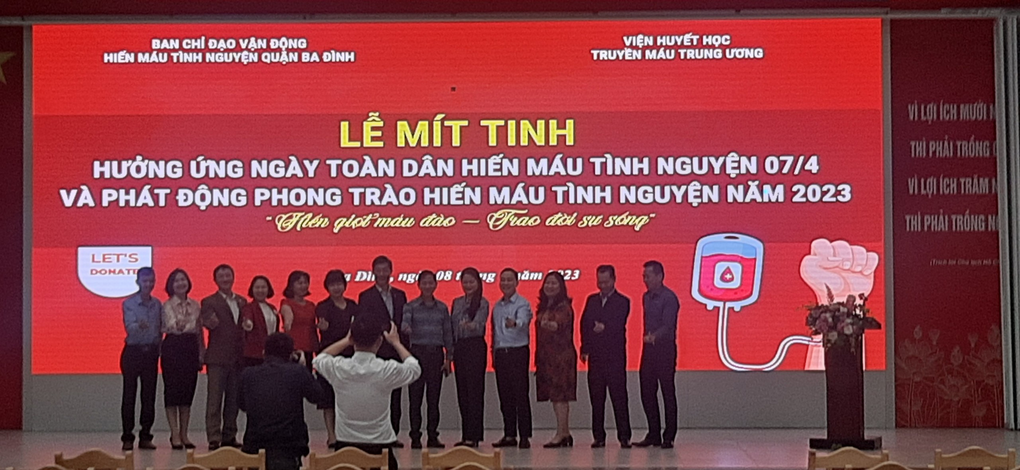 "Hiến giọt máu đào - Trao đi sự sống"