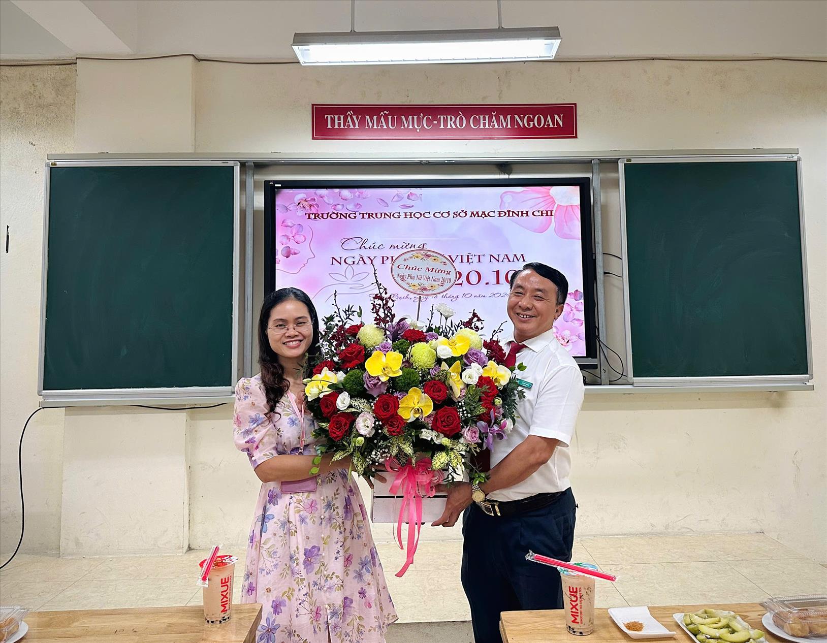 Buổi gặp mặt chúc mừng Ngày Phụ nữ Việt Nam 20/10