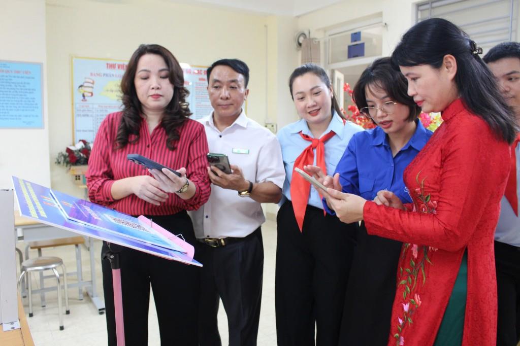 Sắc màu tuổi trẻ trong hành trình xây dựng trường học thông minh