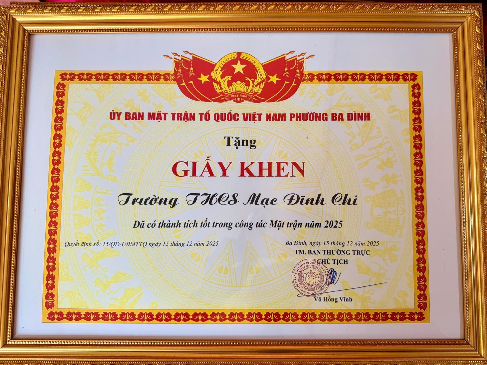 Trường THCS Mạc Đĩnh Chi vinh dự nhận giấy khen từ UBMTTQVN Phường Ba Đình trong công tác Mặt trận năm 2025