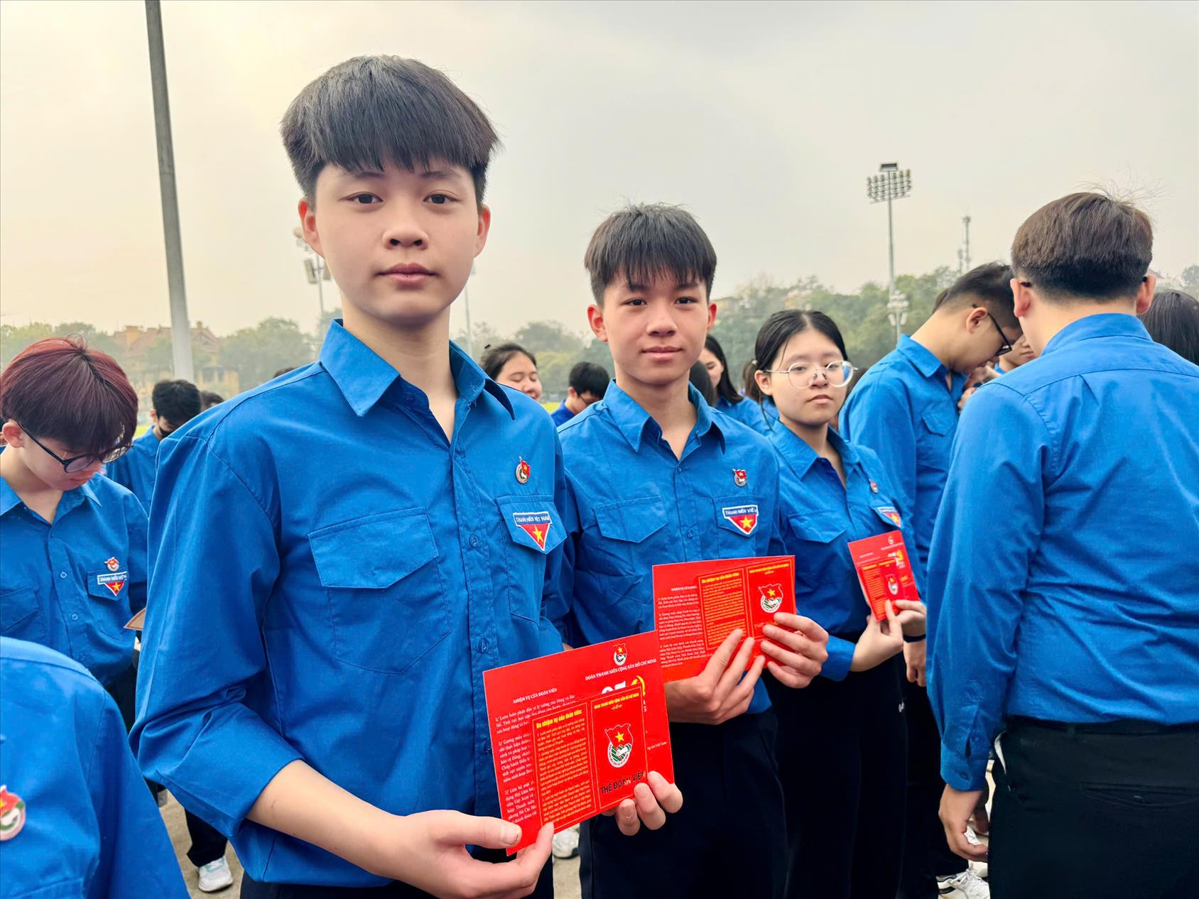 Lễ kết nạp Đoàn viên của học sinh trường THCS Mạc Đĩnh Chi