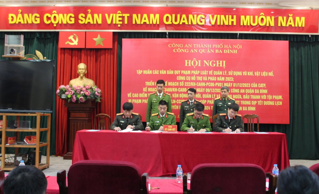 Quận Ba Đình tăng cường thực hiện các giải pháp nâng cao hiệu quả công tác quản lý, sử dụng vũ khí, vật liệu nổ, công cụ hỗ trợ và pháo