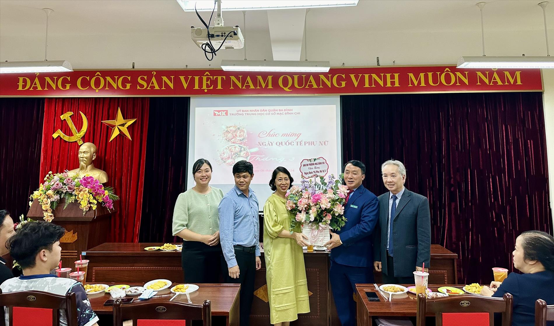 Quyết định công nhận kết quả đánh giá thi đua hoạt động Công đoàn khối trường học quận Ba Đình năm học 2024-2025