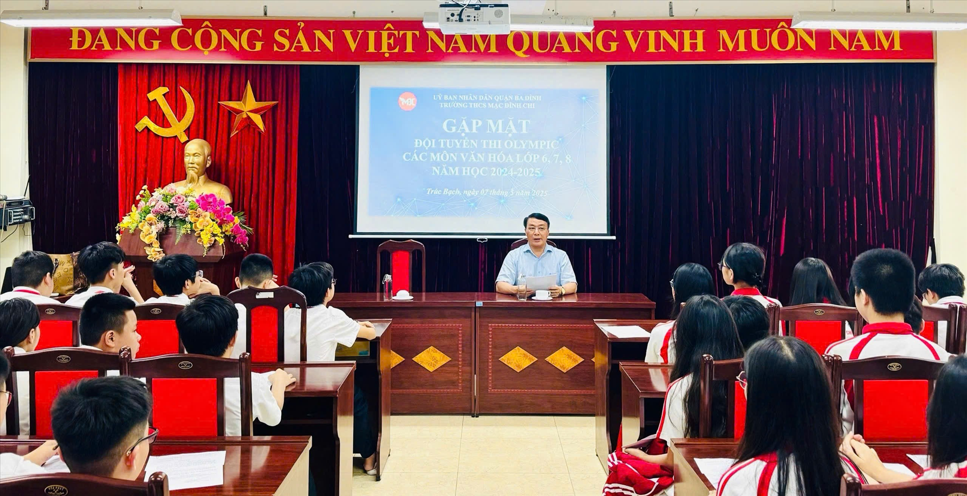 Gặp mặt, động viên đội tuyển học sinh giỏi khối 6, 7, 8 trước kỳ thi cấp Quận