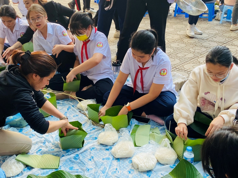 C:\Users\Administrator\Documents\Zalo Received Files\Anh 3.3.jpg