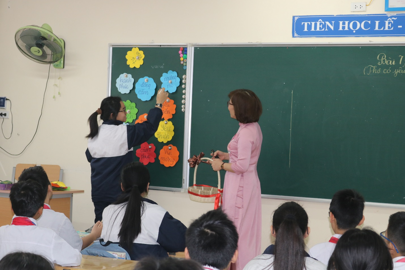 D:\BÀI TRANG WEB\Ban truyền thông\IMG_0193.JPG